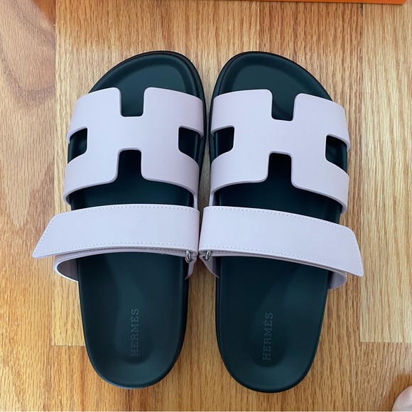 HERMES CHYPRE SANDALS IN ROSE CANCAN! - Picture 3 of 4